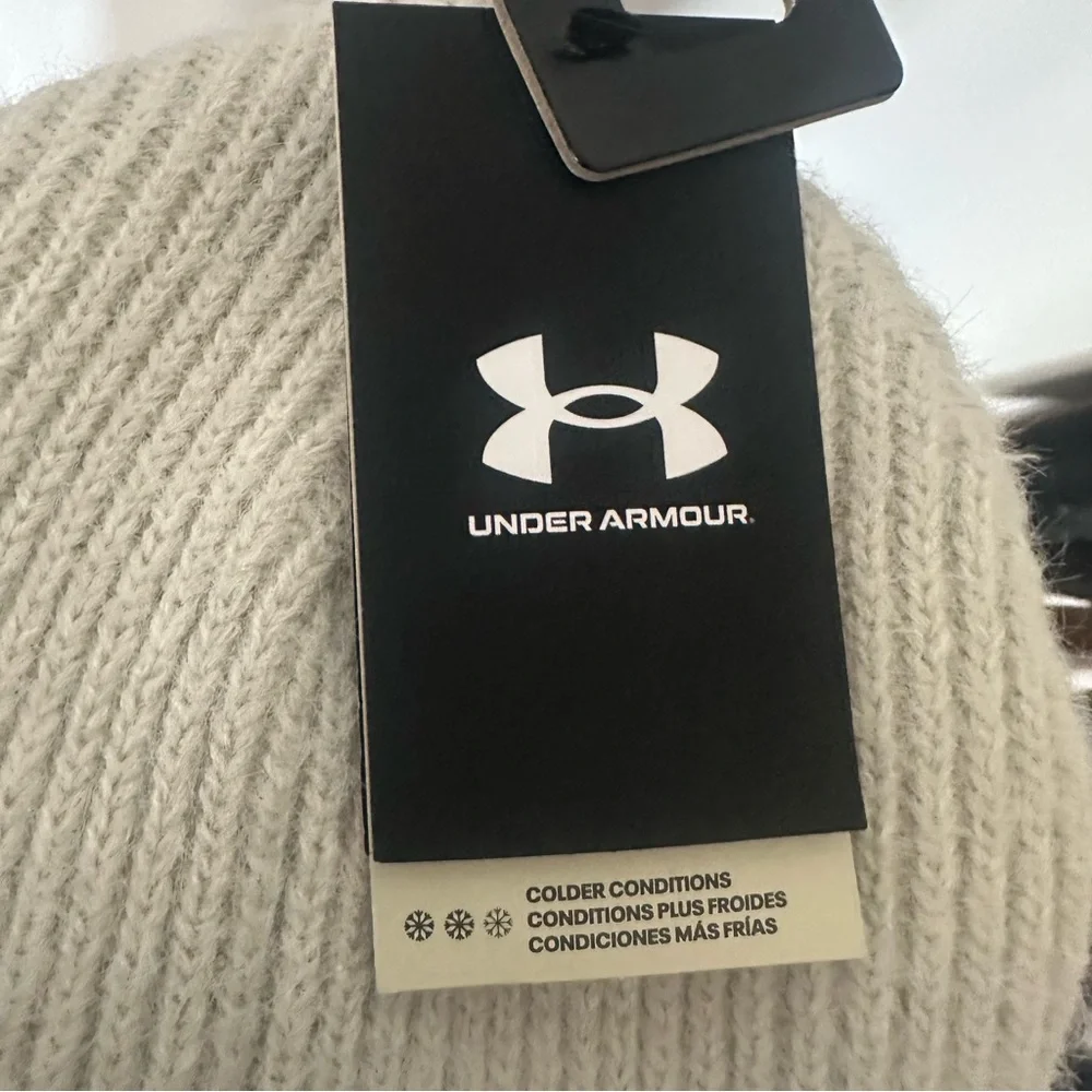 NWT Under Armor Rose Cuffed Beanie